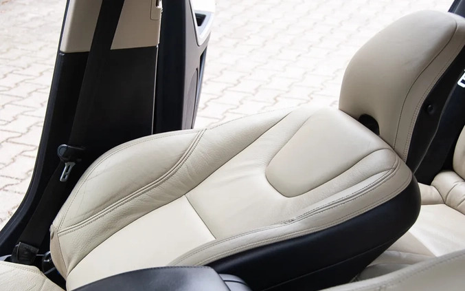 Volvo V60 cena 36900 przebieg: 270000, rok produkcji 2011 z Żychlin małe 742